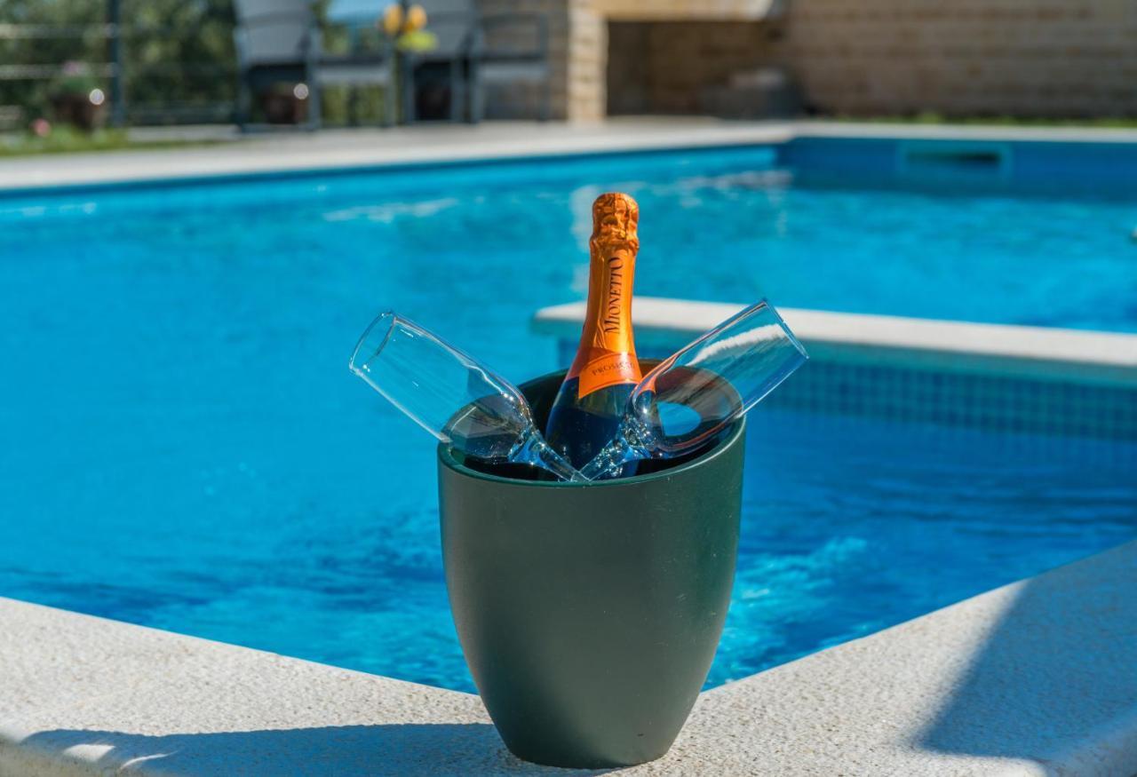 Poolincluded - Holiday Home Maslina Lisane Ostrovicke Exteriér fotografie